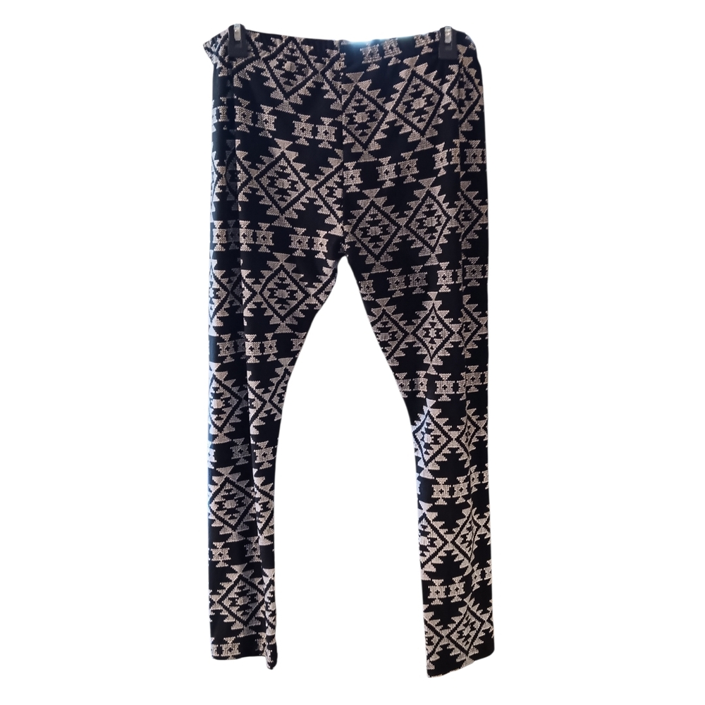 No Boundaries Monochrome Patterned Leggings - Picture 1 of 3